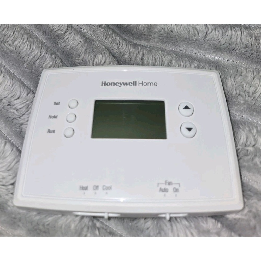 Honeywell Home RTH2510B 7-Day Programmable Digital Thermostat White RTH2510B1018